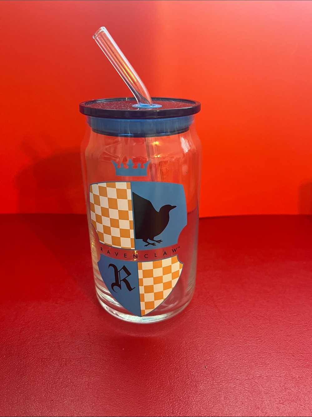 JoyJolt Harry Potter House Crests Glass Tumblers with Lids and Straws, 16oz Glas